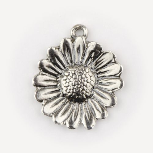 Daisy Small - Pendant: click to enlarge